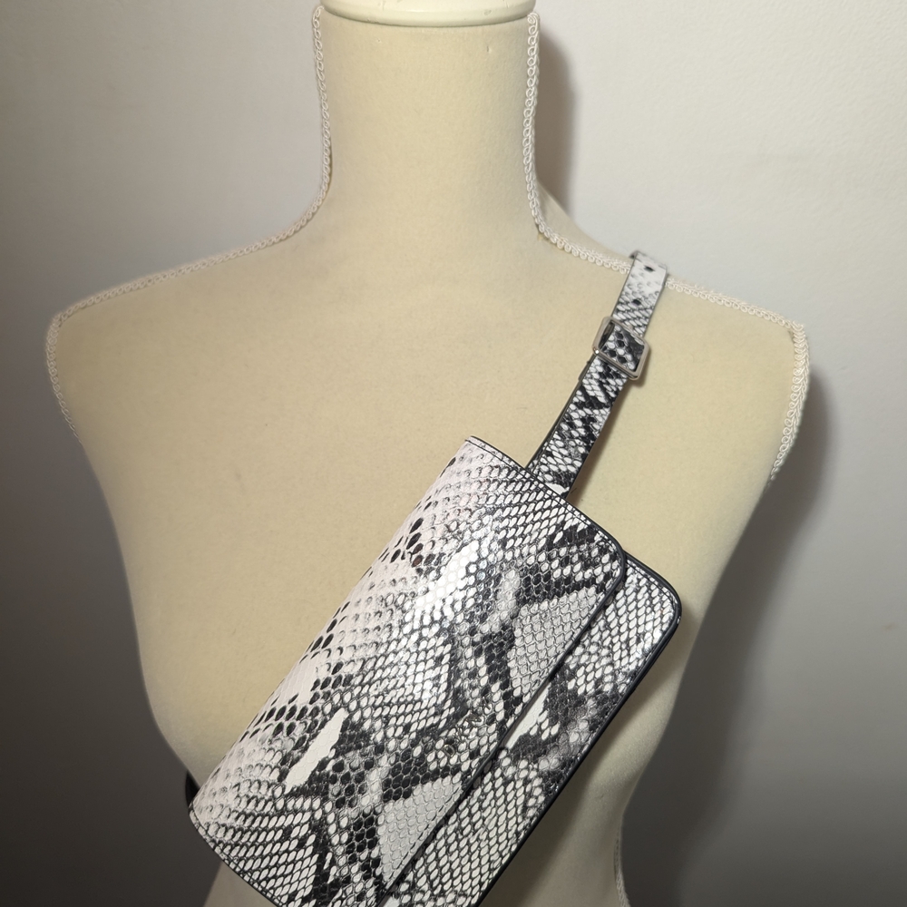 Stylish Snake Print Crossbody Bag